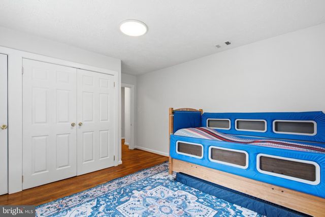 8049 IDYLWOOD RD, Dunn Loring, VA 22027