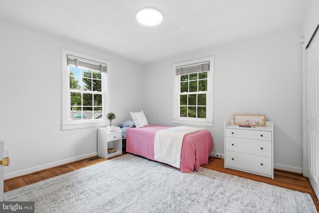 8049 IDYLWOOD RD, Dunn Loring, VA 22027