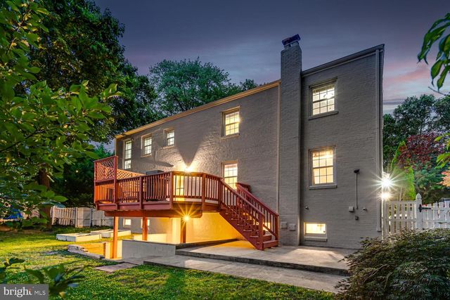 8049 IDYLWOOD RD, Dunn Loring, VA 22027