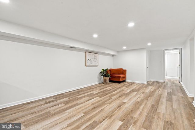8049 IDYLWOOD RD, Dunn Loring, VA 22027