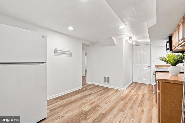 8049 IDYLWOOD RD, Dunn Loring, VA 22027