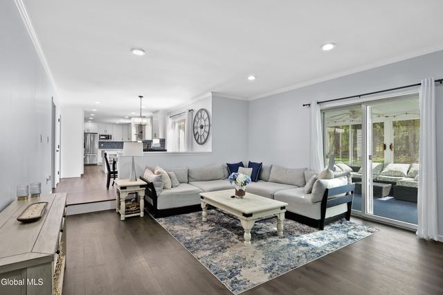 6 Pinebrook Drive, Milton, NY 12020