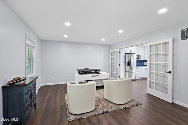 6 Pinebrook Drive, Milton, NY 12020