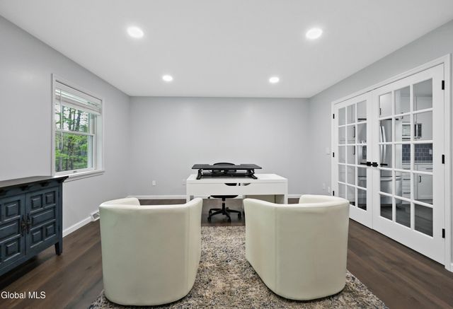 6 Pinebrook Drive, Milton, NY 12020