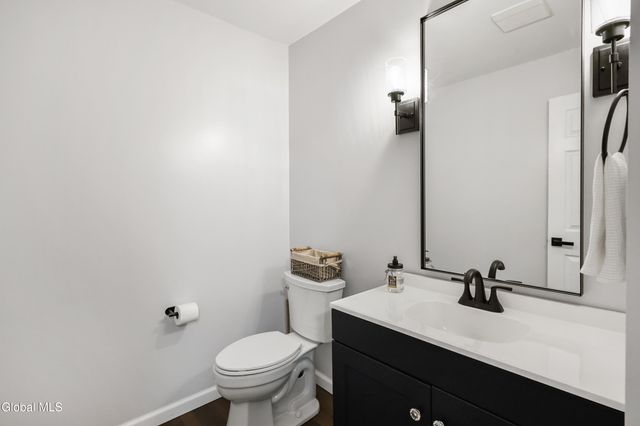 6 Pinebrook Drive, Milton, NY 12020