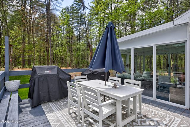 6 Pinebrook Drive, Milton, NY 12020