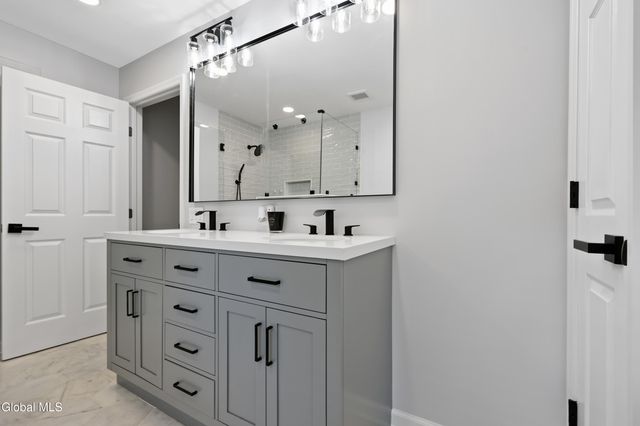 6 Pinebrook Drive, Milton, NY 12020