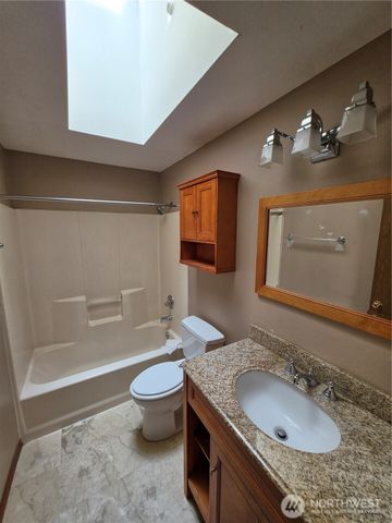 7905 Decatur Avenue, Clinton, WA 98236