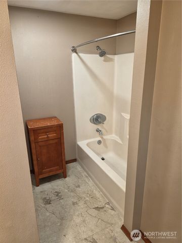 7905 Decatur Avenue, Clinton, WA 98236