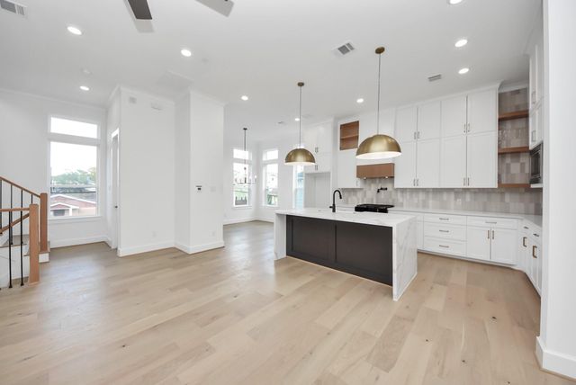 927 Fisher Street A, Houston, TX 77018