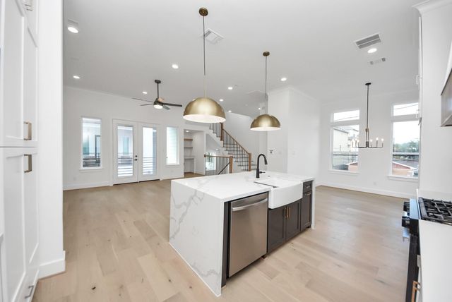 927 Fisher Street A, Houston, TX 77018