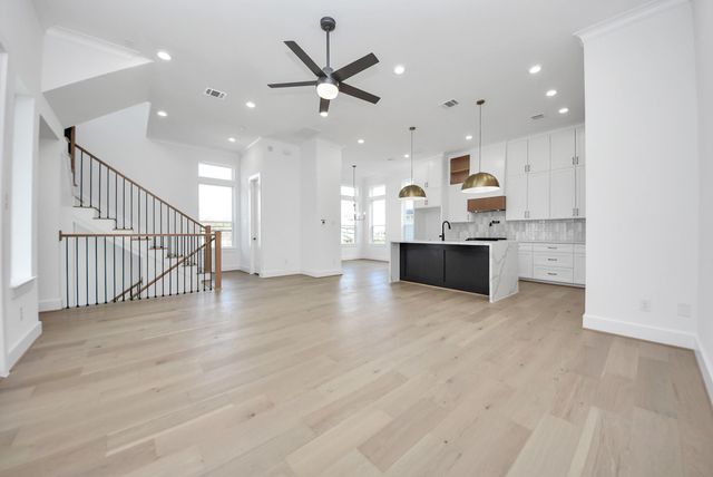 927 Fisher Street A, Houston, TX 77018