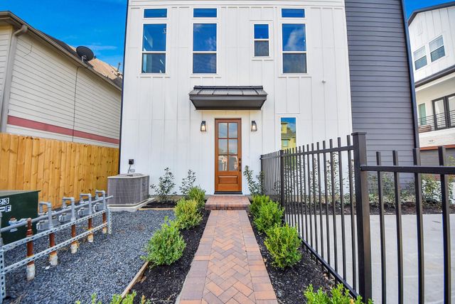 927 Fisher Street A, Houston, TX 77018