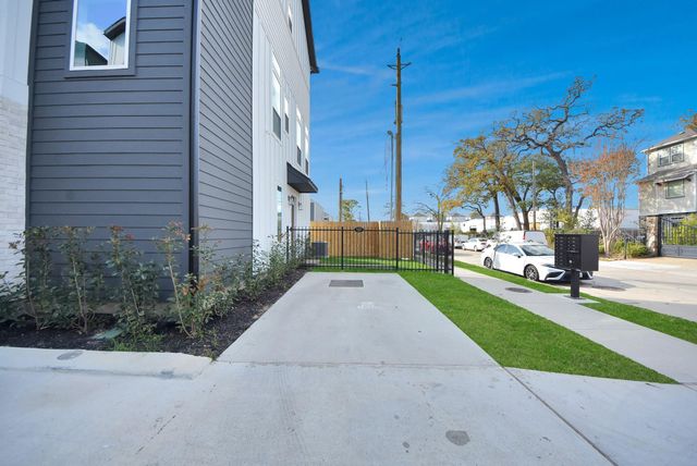 927 Fisher Street A, Houston, TX 77018