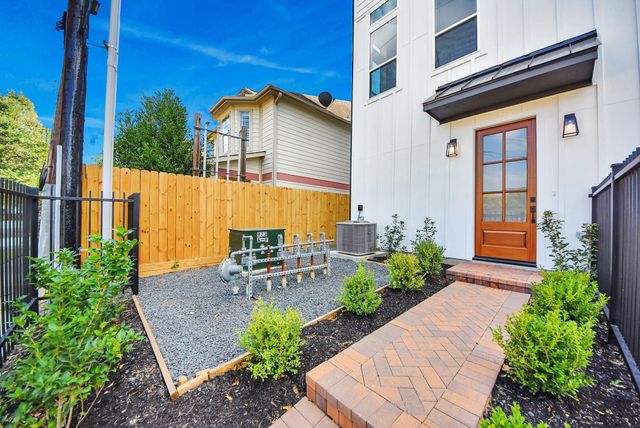 927 Fisher Street A, Houston, TX 77018