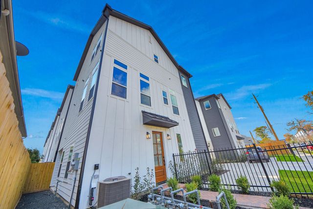 927 Fisher Street A, Houston, TX 77018