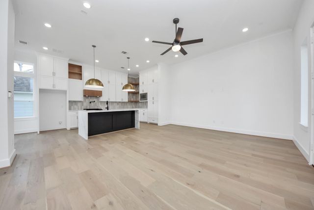 927 Fisher Street A, Houston, TX 77018