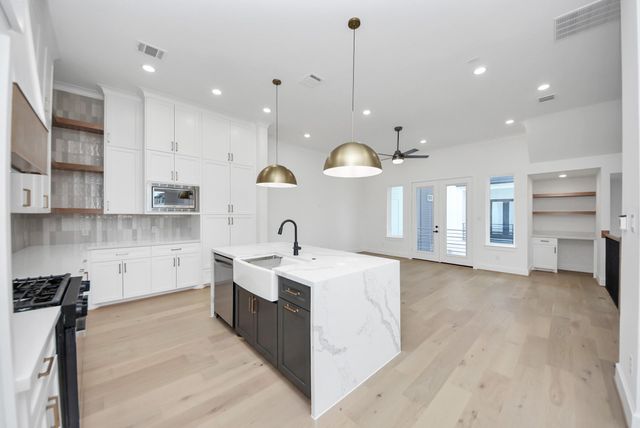 927 Fisher Street A, Houston, TX 77018
