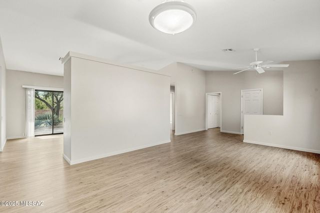 819 W Welcome Way, Green Valley, AZ 85614