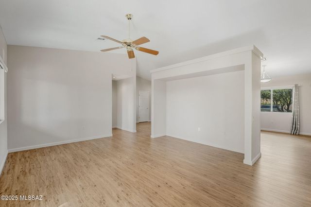 819 W Welcome Way, Green Valley, AZ 85614