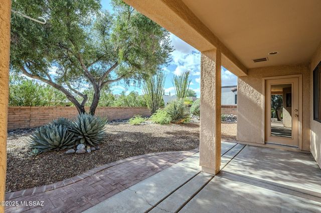 819 W Welcome Way, Green Valley, AZ 85614