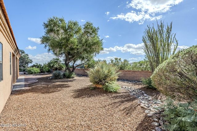 819 W Welcome Way, Green Valley, AZ 85614