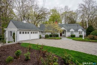 15 Sunfield Lane, West Hartford, CT 06107
