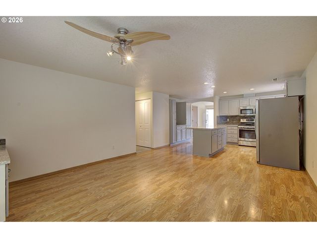 402 Se 5TH Cir, Battle Ground, WA 98604