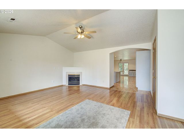 402 Se 5TH Cir, Battle Ground, WA 98604