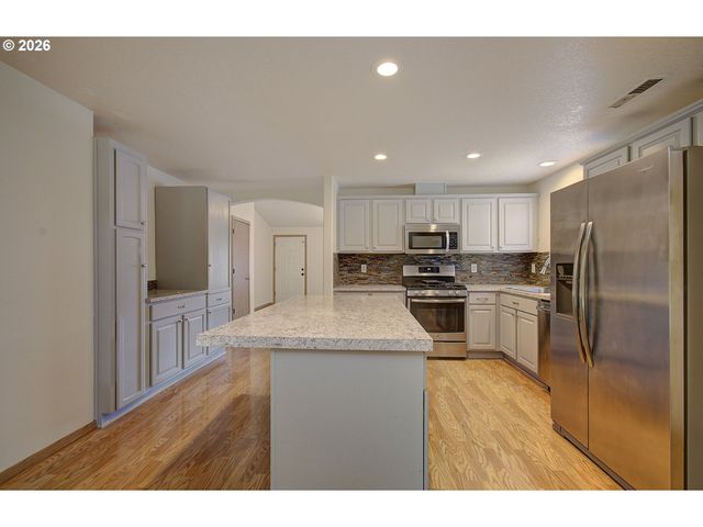 402 Se 5TH Cir, Battle Ground, WA 98604
