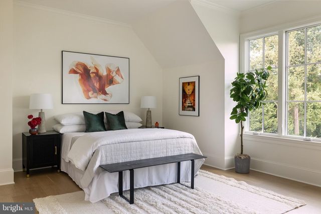 2934 ELLICOTT TER NW, Washington, DC 20008