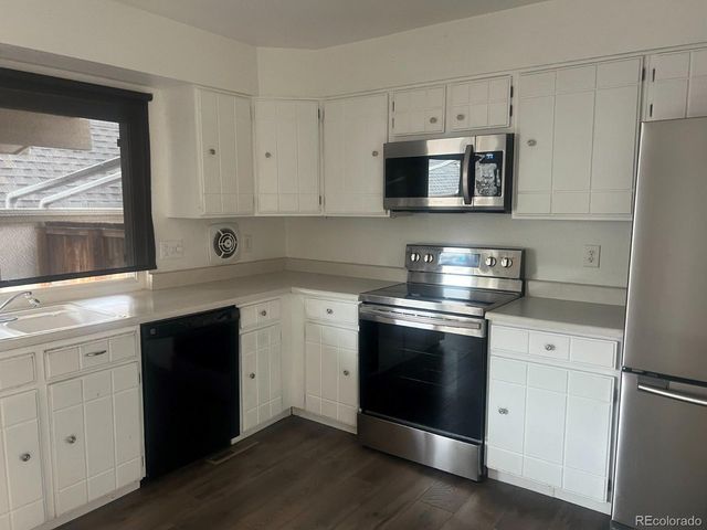 2905 S Vaughn Way, Aurora, CO 80014