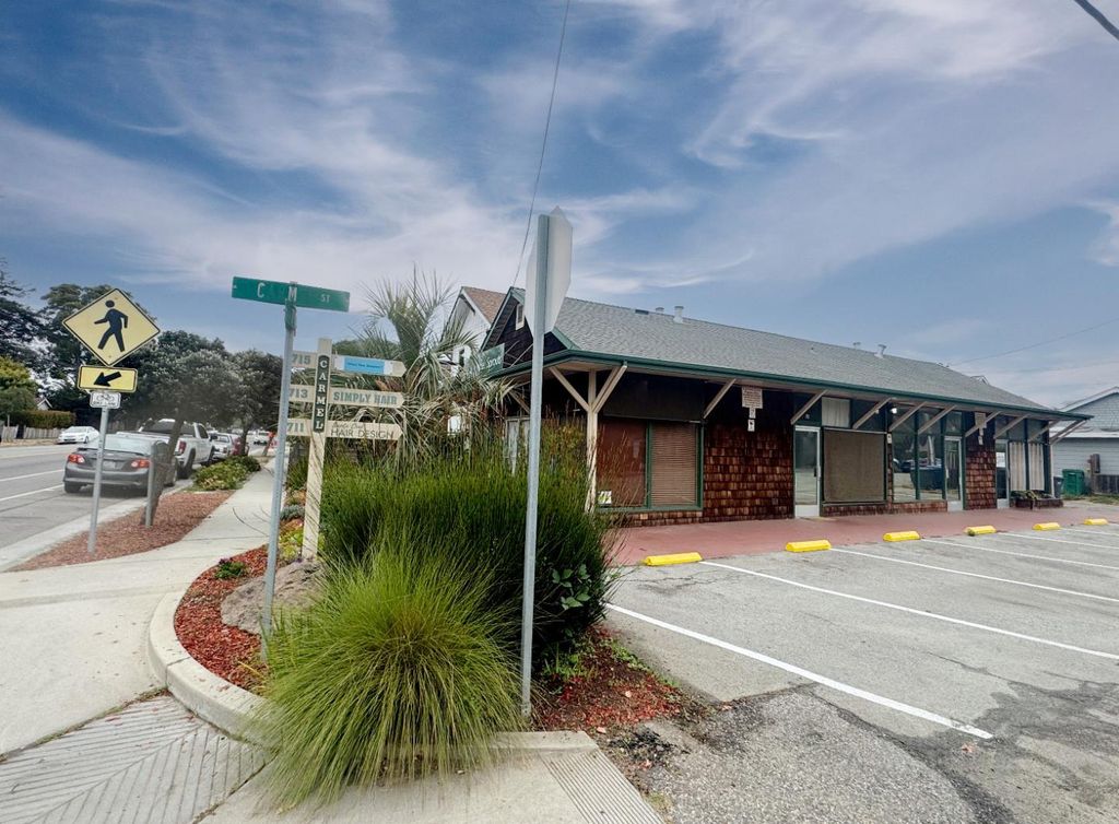 300 7th Avenue, Santa Cruz, CA 95062