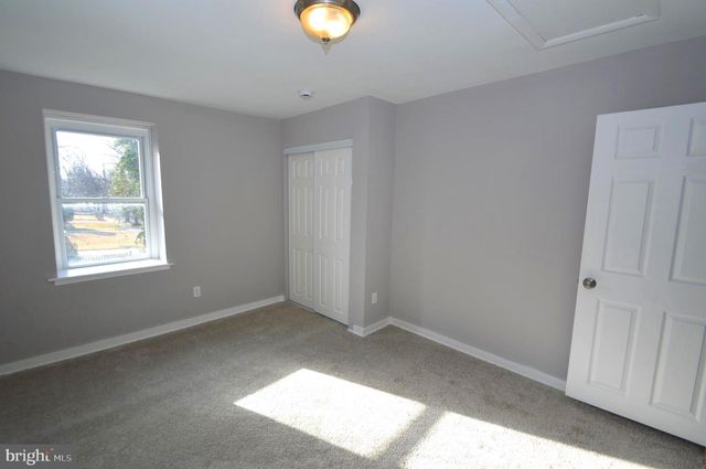 350 E BROAD, Burlington, NJ 08016