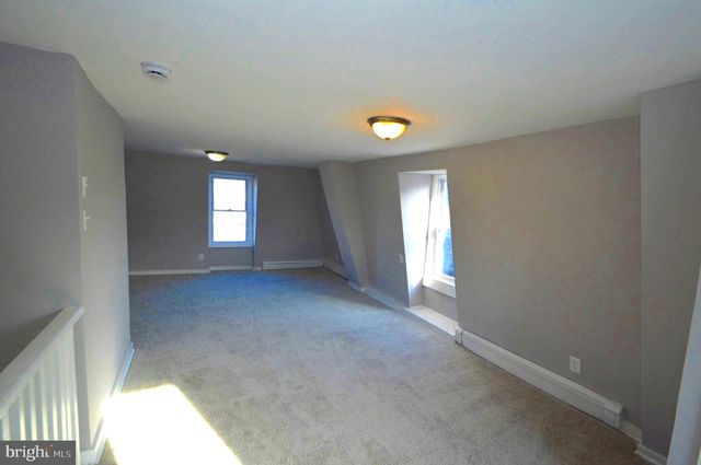 350 E BROAD, Burlington, NJ 08016