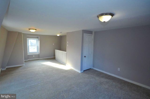 350 E BROAD, Burlington, NJ 08016