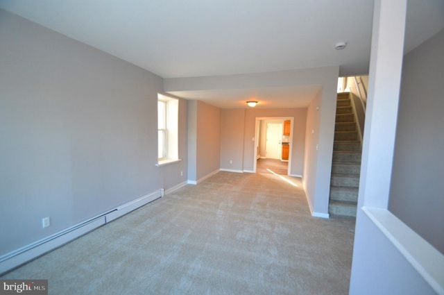 350 E BROAD, Burlington, NJ 08016