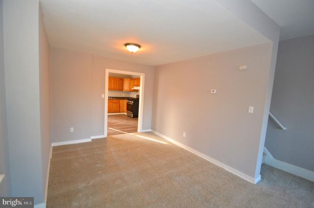 350 E BROAD, Burlington, NJ 08016