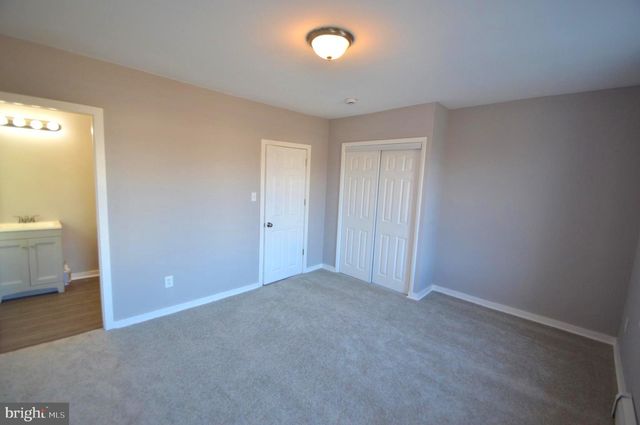 350 E BROAD, Burlington, NJ 08016