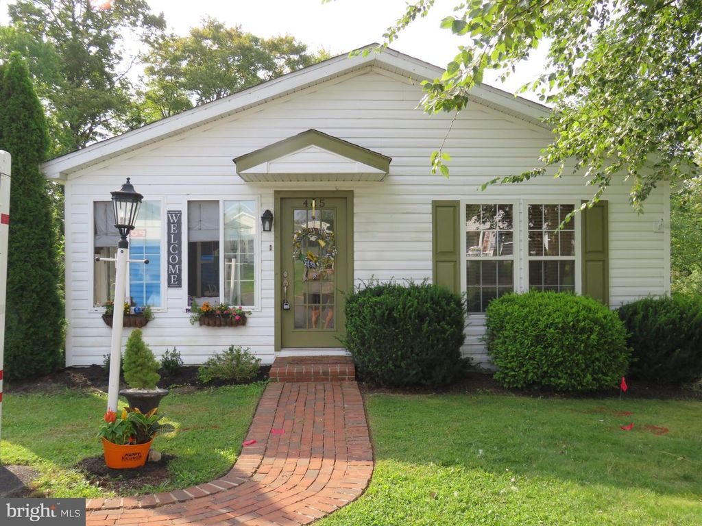 485 GOLDENROD XING W, NEW HOPE, PA 18938 — exterior