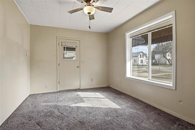 1127 E Madison Street, Eau Claire, WI 54703