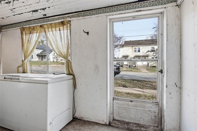 1127 E Madison Street, Eau Claire, WI 54703