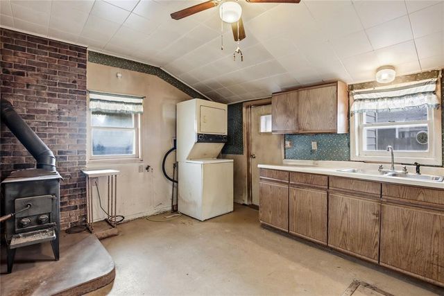 1127 E Madison Street, Eau Claire, WI 54703