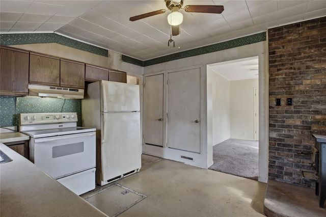 1127 E Madison Street, Eau Claire, WI 54703