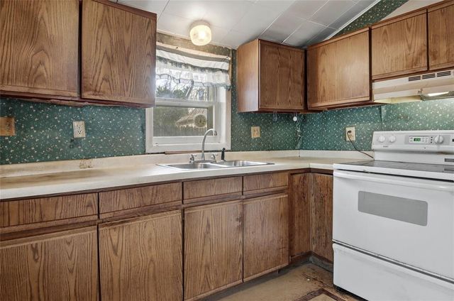 1127 E Madison Street, Eau Claire, WI 54703