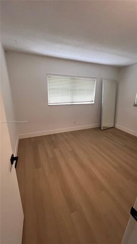 4177 NW 52nd Ave, Lauderdale Lakes, FL 33319