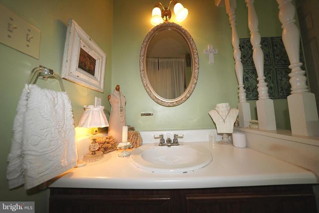 17415 FOUNDERS MILL DR, Rockville, MD 20855