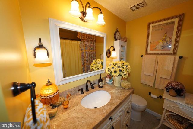 17415 FOUNDERS MILL DR, Rockville, MD 20855