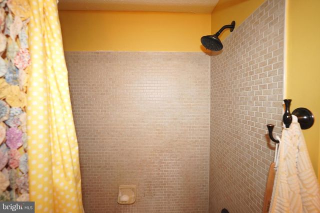 17415 FOUNDERS MILL DR, Rockville, MD 20855