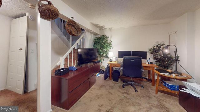 17415 FOUNDERS MILL DR, Rockville, MD 20855